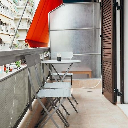 Charming Apartment In Keramikos 아테네 외부 사진
