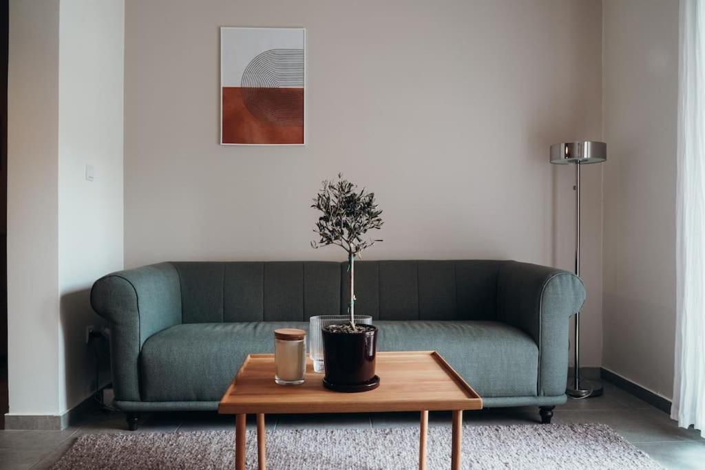 Charming Apartment In Keramikos 아테네 외부 사진