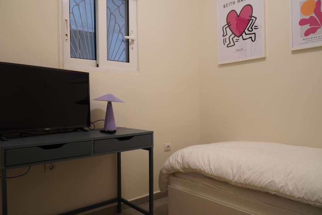 Charming Apartment In Keramikos 아테네 외부 사진