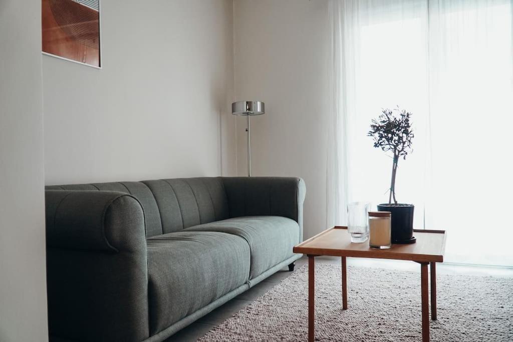 Charming Apartment In Keramikos 아테네 외부 사진