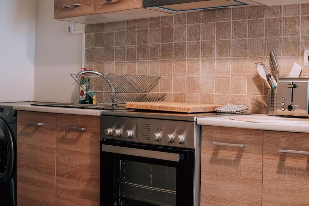 Charming Apartment In Keramikos 아테네 외부 사진