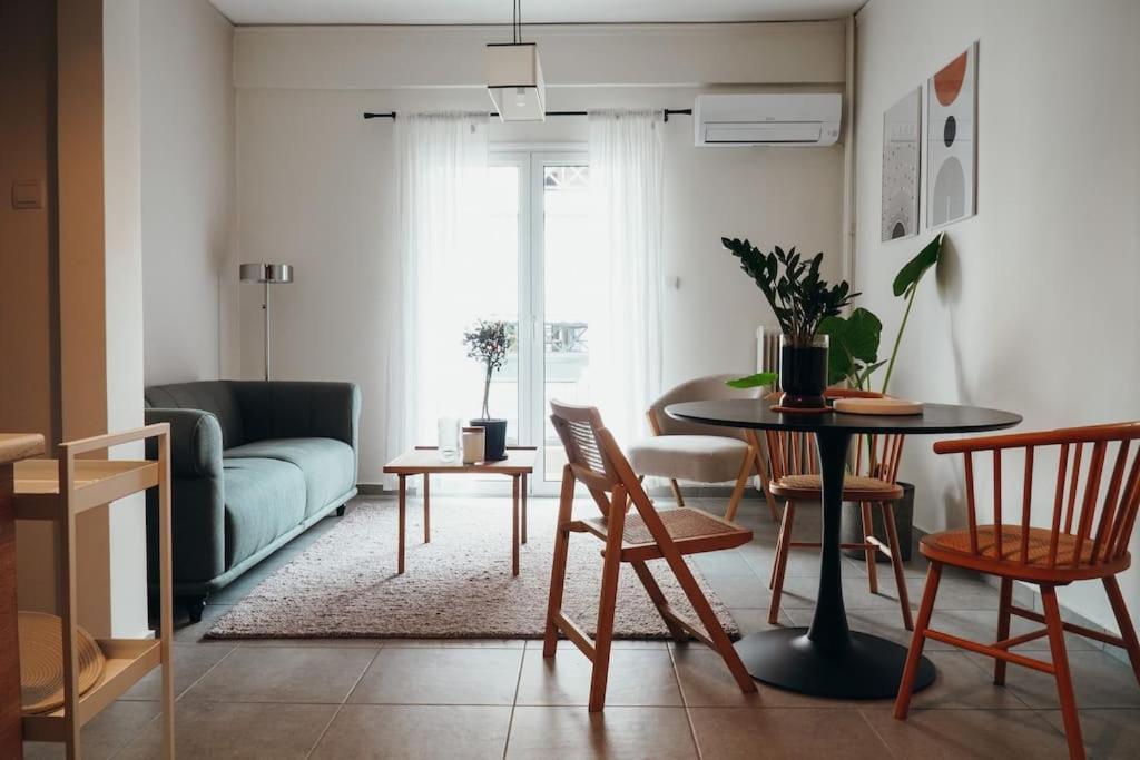 Charming Apartment In Keramikos 아테네 외부 사진
